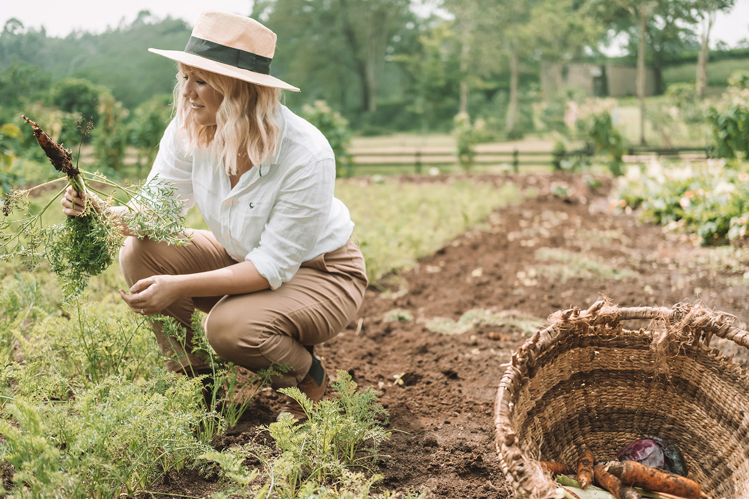 Roll up your sleeves, put on a pair of rubber boots and join us in the farmyard during your stay.